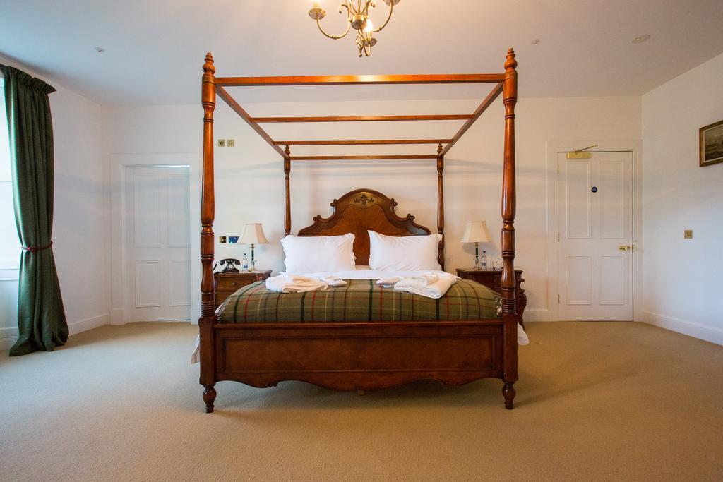 Отель Islay House Bridgend  Экстерьер фото