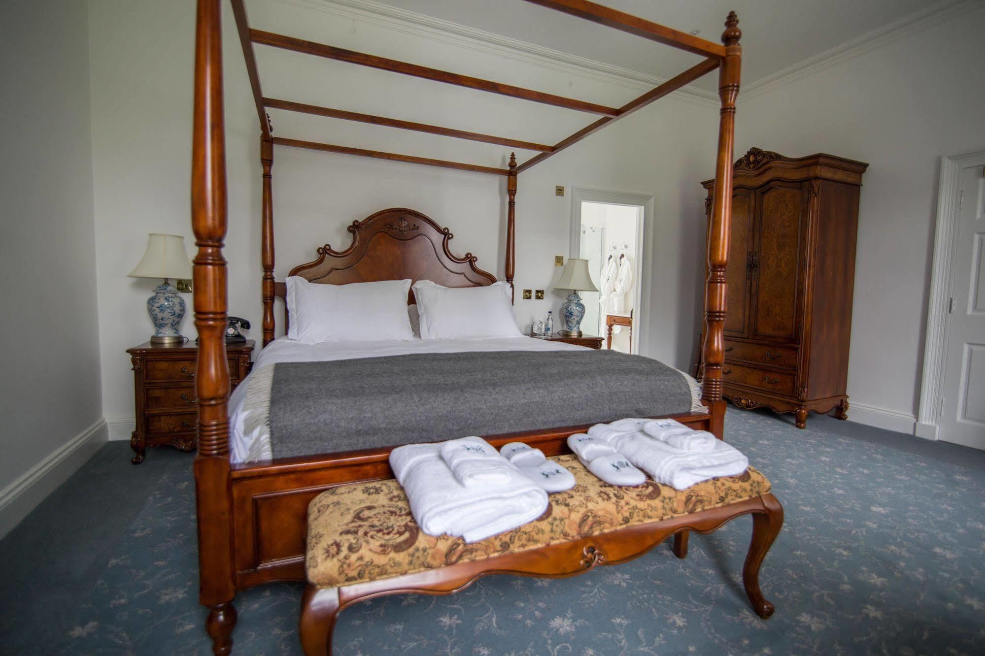 Отель Islay House Bridgend  Экстерьер фото