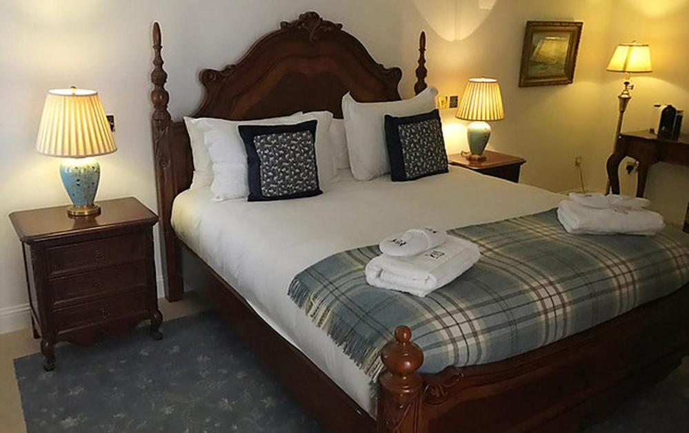 Отель Islay House Bridgend  Экстерьер фото